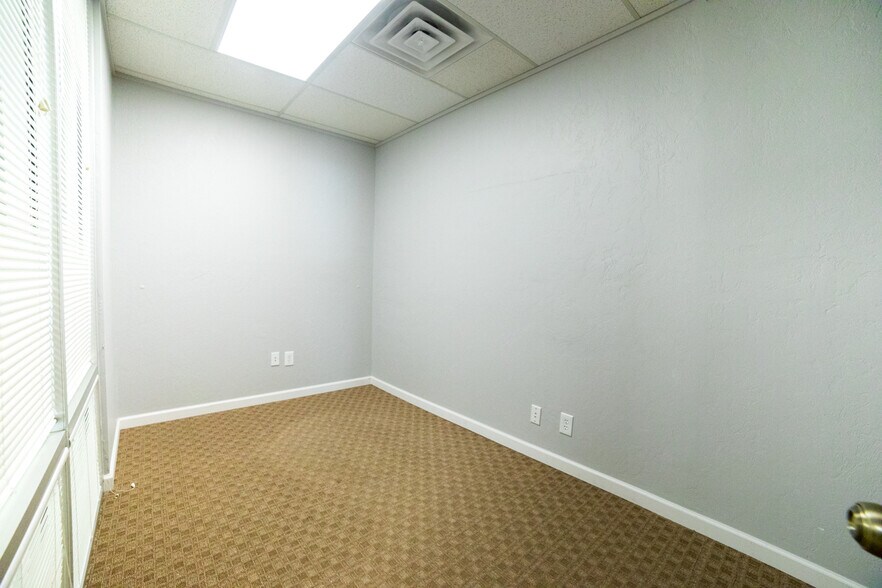 More Photos Of 350 E 7th St, Loveland Office For Lease