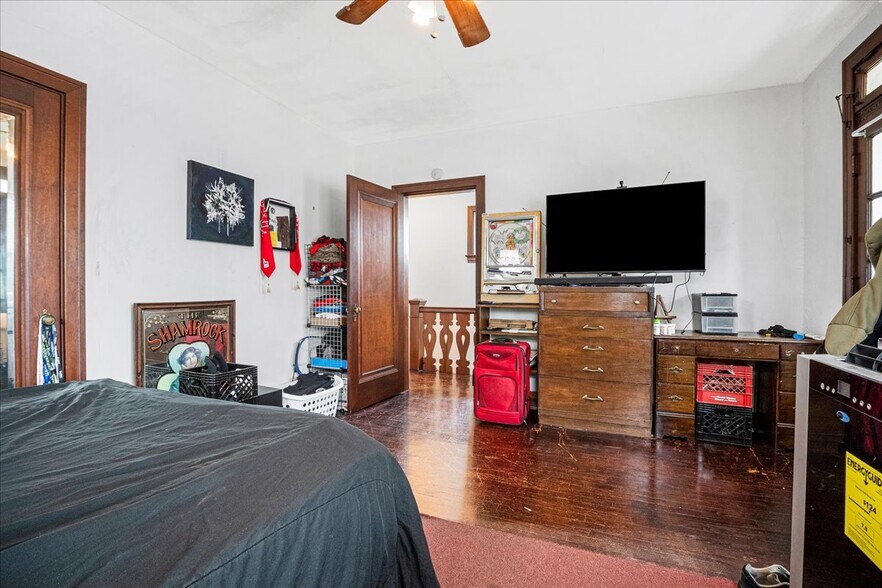 More Photos Of 8700 Gravois Rd, Saint Louis Storefront Retail Residential For Sale