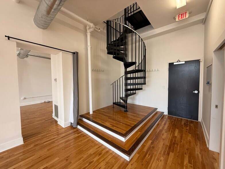 More Photos Of 1108 Broadway St, Cincinnati Multifamily For Sale