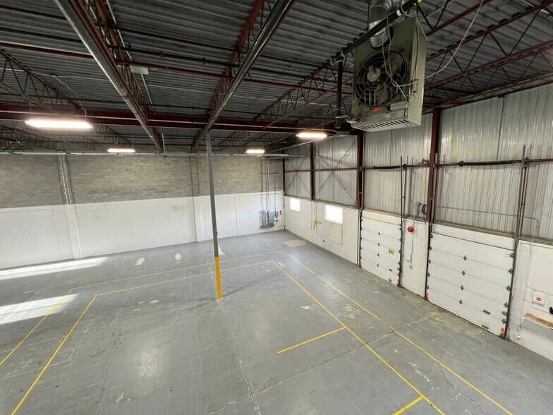 More Photos Of 6630-6650 Rue Abrams, Montréal Warehouse For Lease