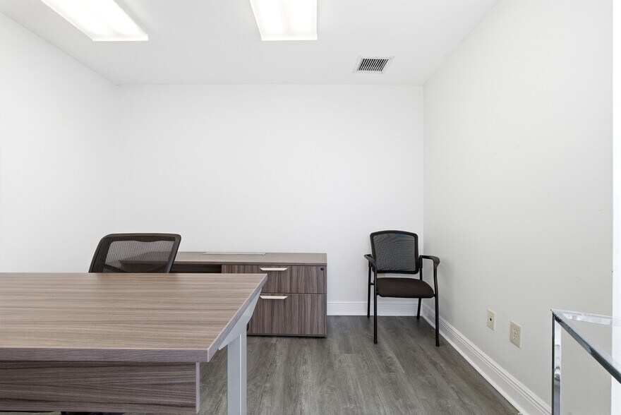 More Photos Of 611 NE 13th St, Fort Lauderdale Loft Creative Space For Lease