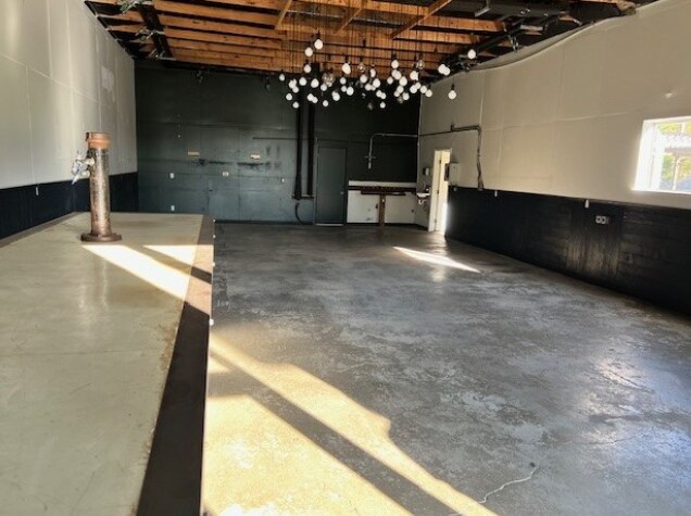 More Photos Of 12345 Pauls Valley Rd, Austin Warehouse For Lease