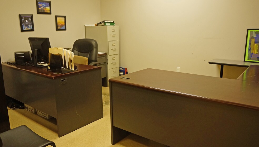 More Photos Of 1 Commercial St, Branford Warehouse For Lease