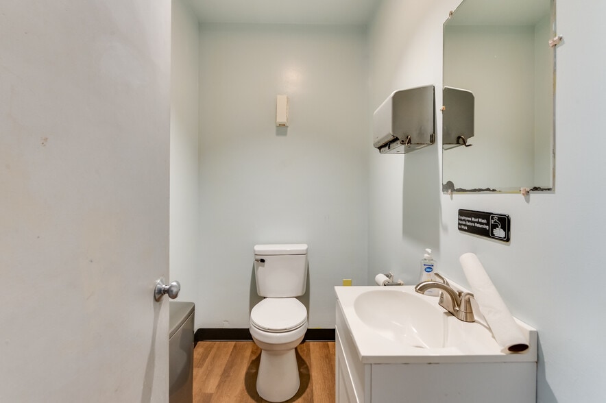 More Photos Of 1217-1219 E Main St, Richmond Storefront For Sale