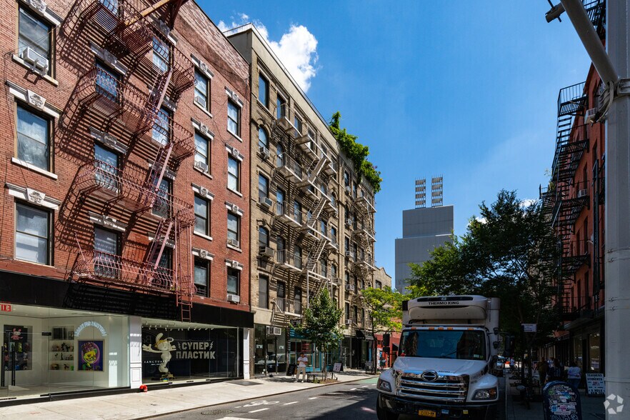 More Photos Of 7-11 Prince St, New York Apartments For Lease