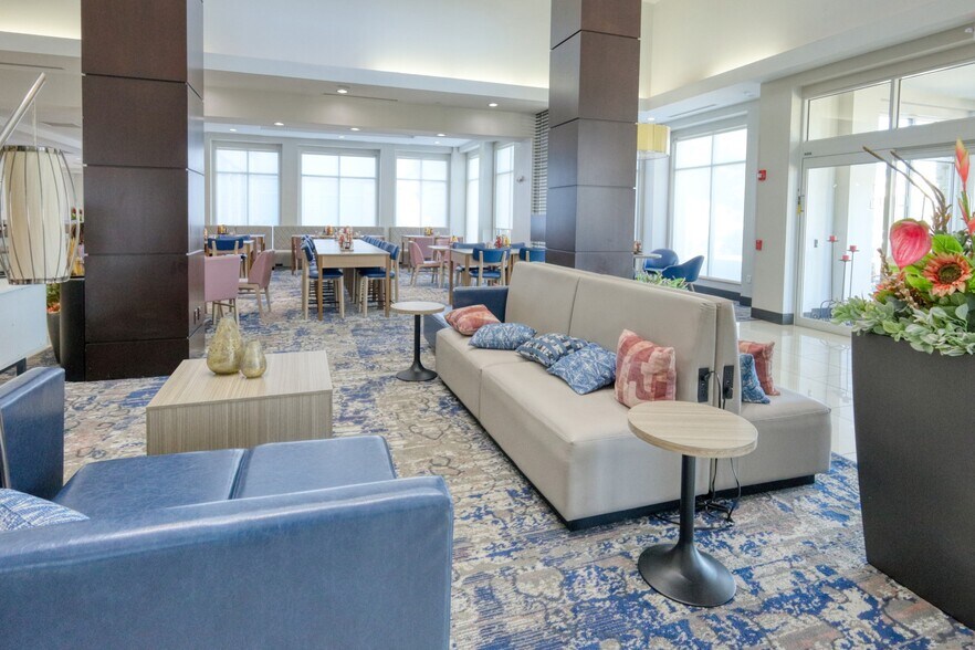 More Photos Of 123 Huvar St, Victoria Hotel For Sale