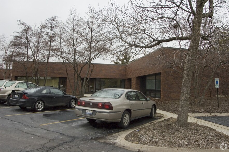 More Photos Of 935 N Plum Grove Rd, Schaumburg Office For Lease