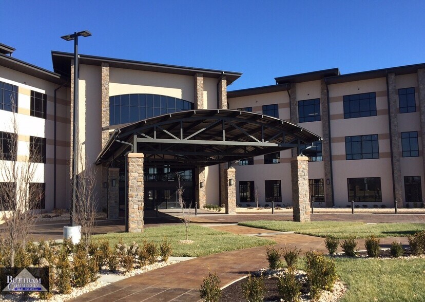 More Photos Of 2011 E 32nd St, Joplin Medical For Lease