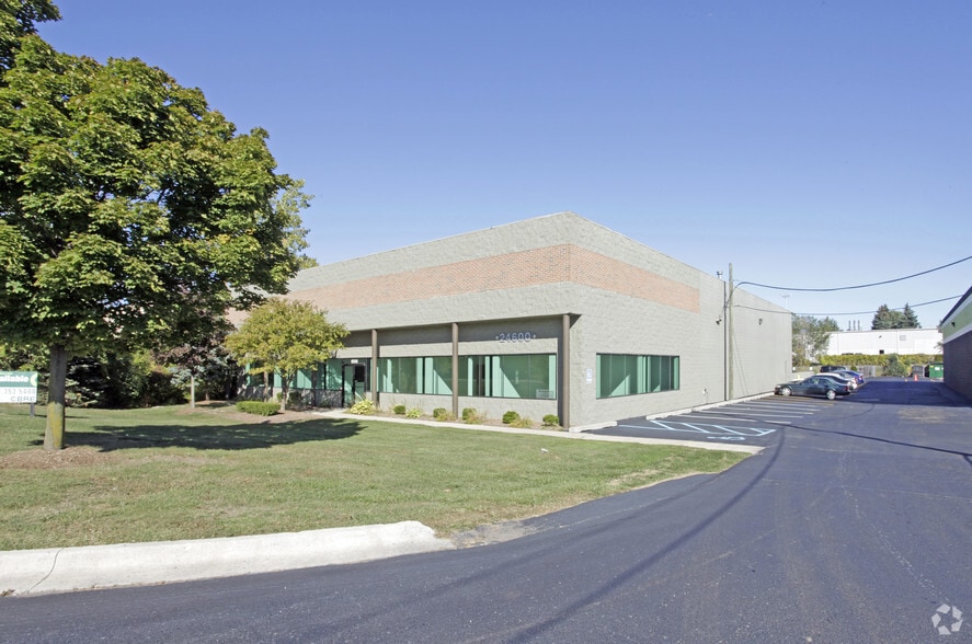 Primary Photo Of 24600 N Industrial Dr, Farmington Warehouse For Lease