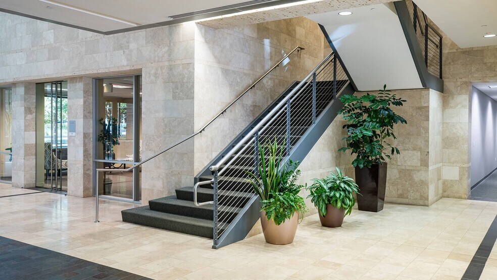 More Photos Of 9601 Amberglen Blvd, Austin Office For Lease