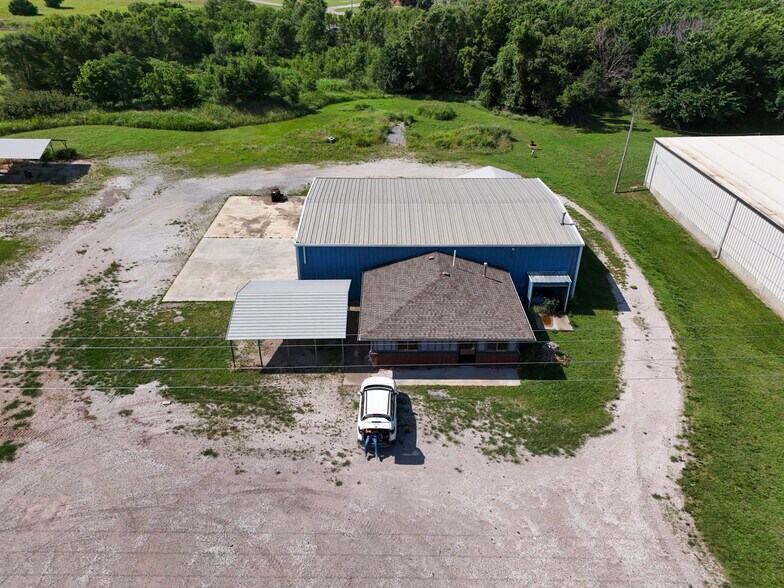 More Photos Of 3315 Central Ave, Winfield Warehouse For Sale
