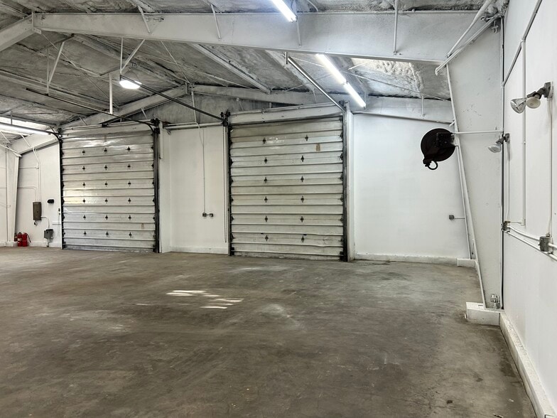 More Photos Of 2431 Hill Rd, Fairbanks Industrial For Sale