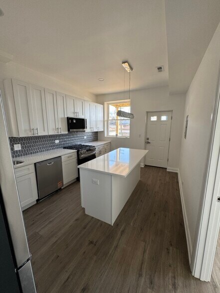 More Photos Of 4751 W Monroe St, Chicago Multifamily For Sale