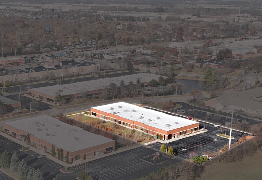 More Photos Of 1316 Bond St, Naperville Office For Sale