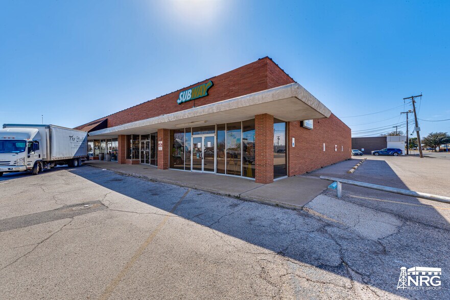 More Photos Of 321-329 Dodson St, Midland Storefront For Lease