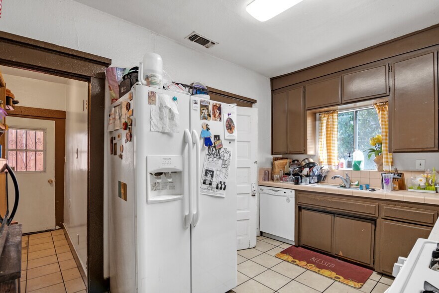 More Photos Of 1917 New Jersey St, Los Angeles Multifamily For Sale