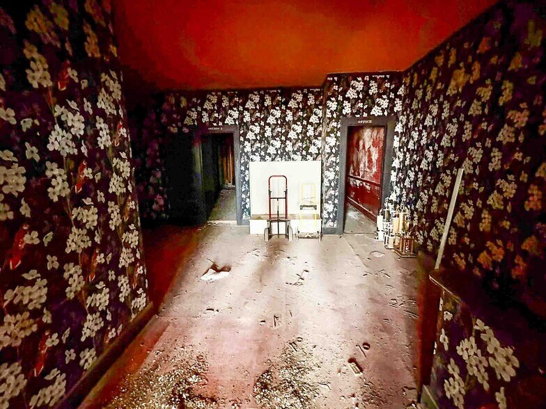 More Photos Of 216 W Randolph Ave, Enid General Retail For Sale