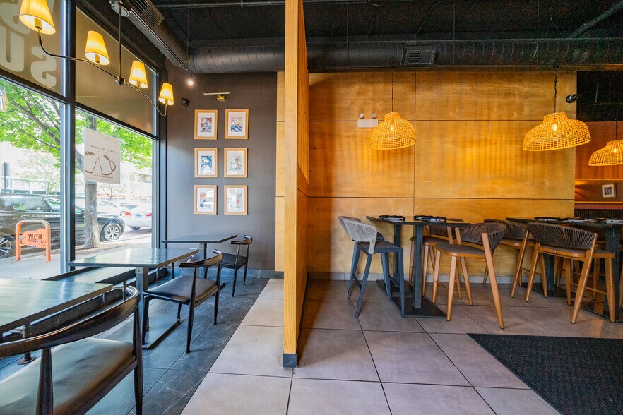 More Photos Of 1858 N Western Ave, Chicago Storefront Retail Residential For Lease