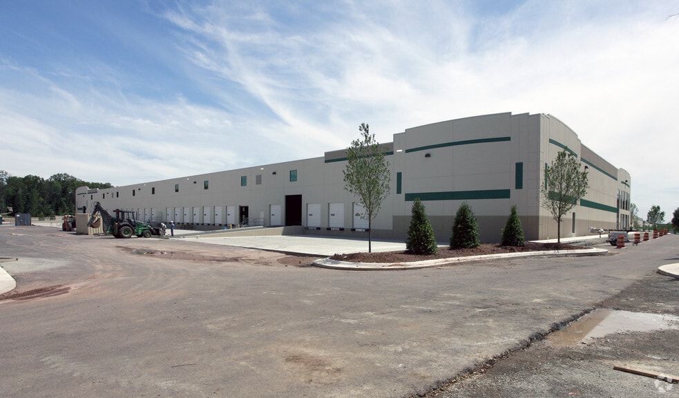 More Photos Of 45190 Prologis Plz, Sterling Warehouse For Lease