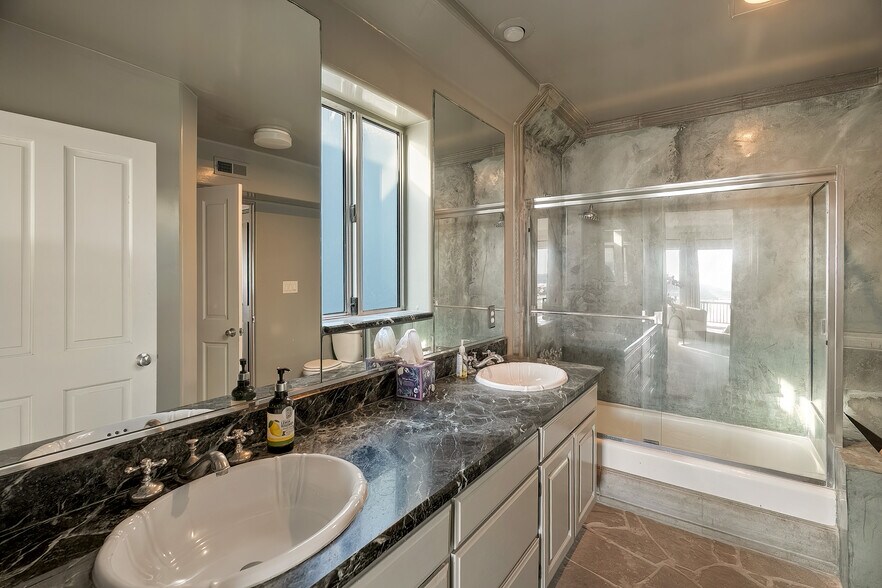 More Photos Of 3111 Ocean Front Walk, Marina Del Rey Apartments For Sale
