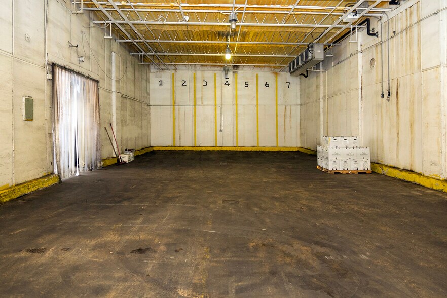 More Photos Of 344 Main Rd, Vineland Freestanding For Sale