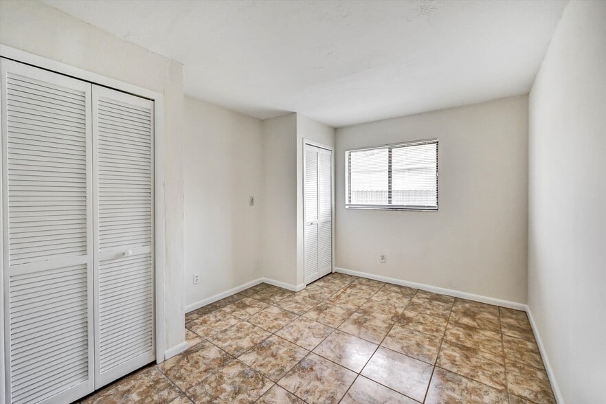 More Photos Of 4707 SW 8th Pl, Cape Coral Apartments For Sale