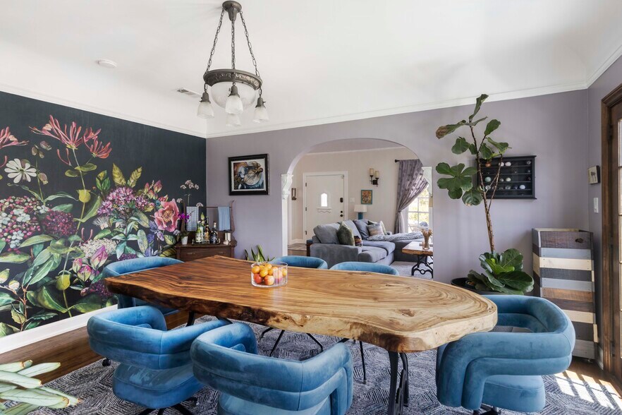 More Photos Of 1569 S Orange Grove Ave, Los Angeles Apartments For Sale