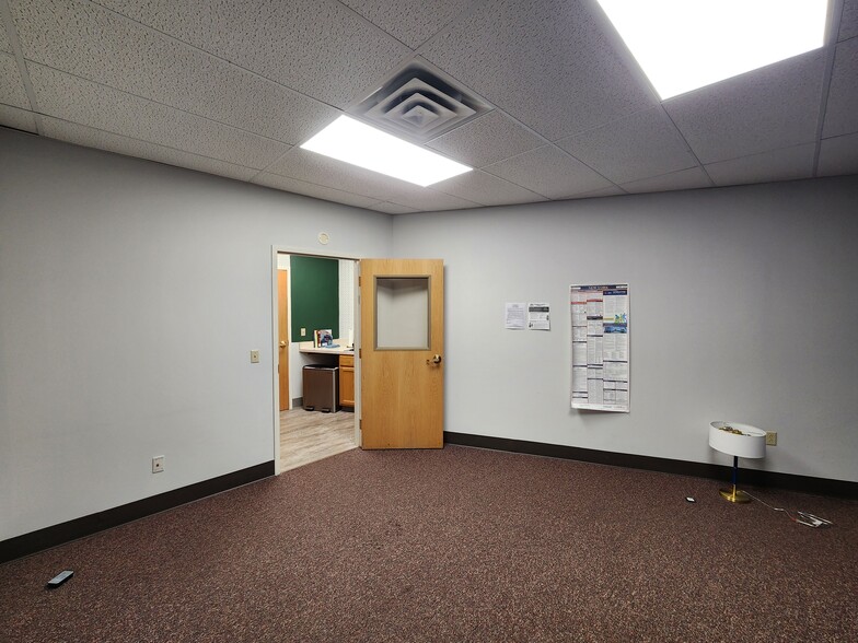 More Photos Of 212 E Manlius St, East Syracuse Freestanding For Lease
