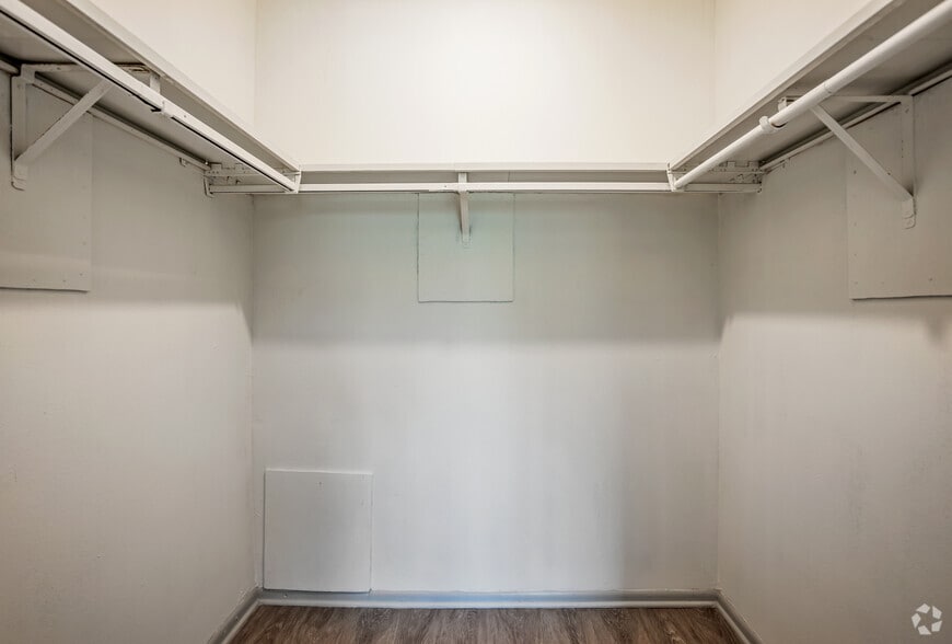 More Photos Of 120 47th Ave N, Saint Petersburg Apartments For Sale