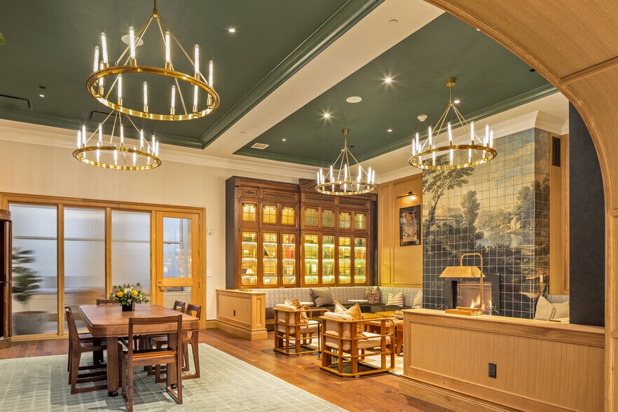 More Photos Of 200 S Broad St, Philadelphia Hotel For Lease