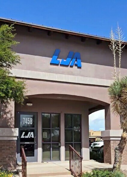 More Photos Of 7458 N La Cholla Blvd, Tucson Office For Lease