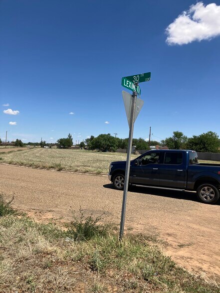 More Photos Of 1100-1200 W 31st St, Plainview Land For Sale