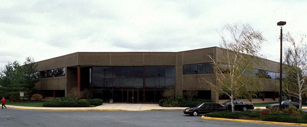 More Photos Of 2 Reads Way, New Castle Office For Lease