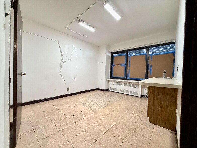 More Photos Of 160 Parkside Ave, Brooklyn Apartments For Lease