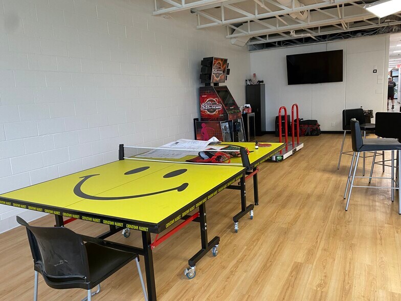 More Photos Of 350 Buell Rd, Rochester Manufacturing For Lease