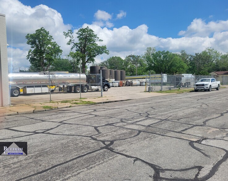 More Photos Of 1301 S Virginia Ave, Joplin Warehouse For Sale