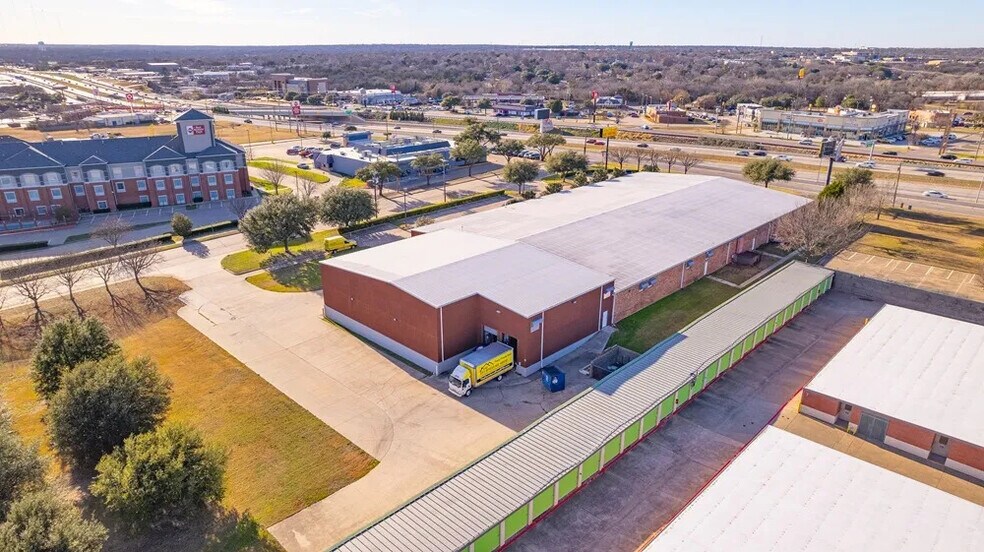 More Photos Of 930 E Highway 67, Duncanville Freestanding For Sale
