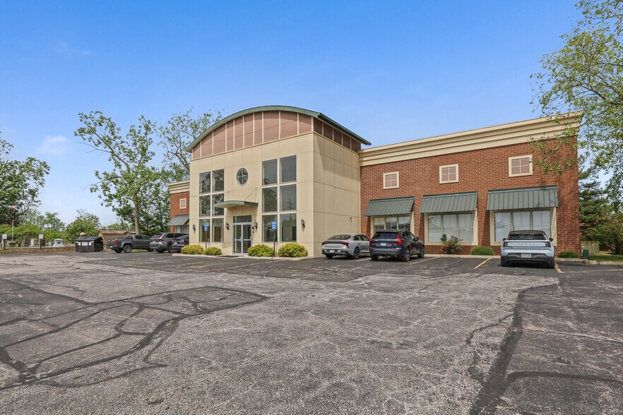 More Photos Of 32875 Solon Rd, Solon Medical For Lease