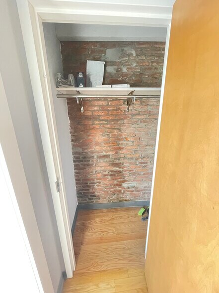 More Photos Of 42 Bank St, New London Storefront Retail Office For Lease