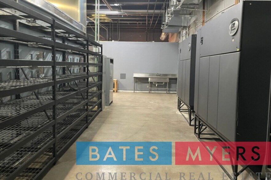 More Photos Of 4807 Norma Street, Dallas Showroom For Sale