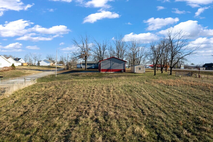 More Photos Of 1512 Old St Marys Rd, Perryville Flex For Sale