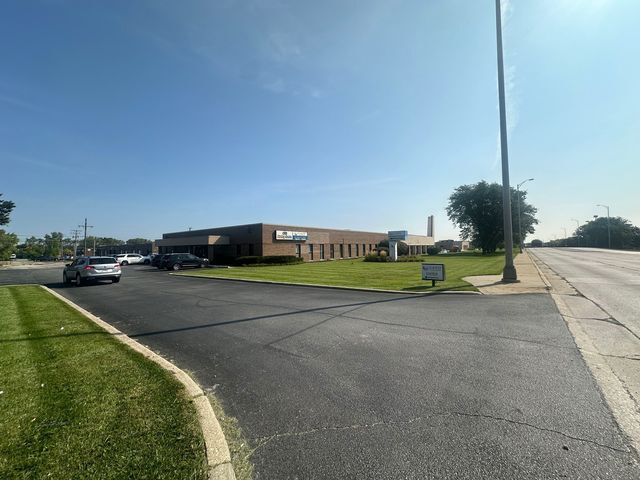 More Photos Of 5540 W 111th St, Oak Lawn Medical For Lease