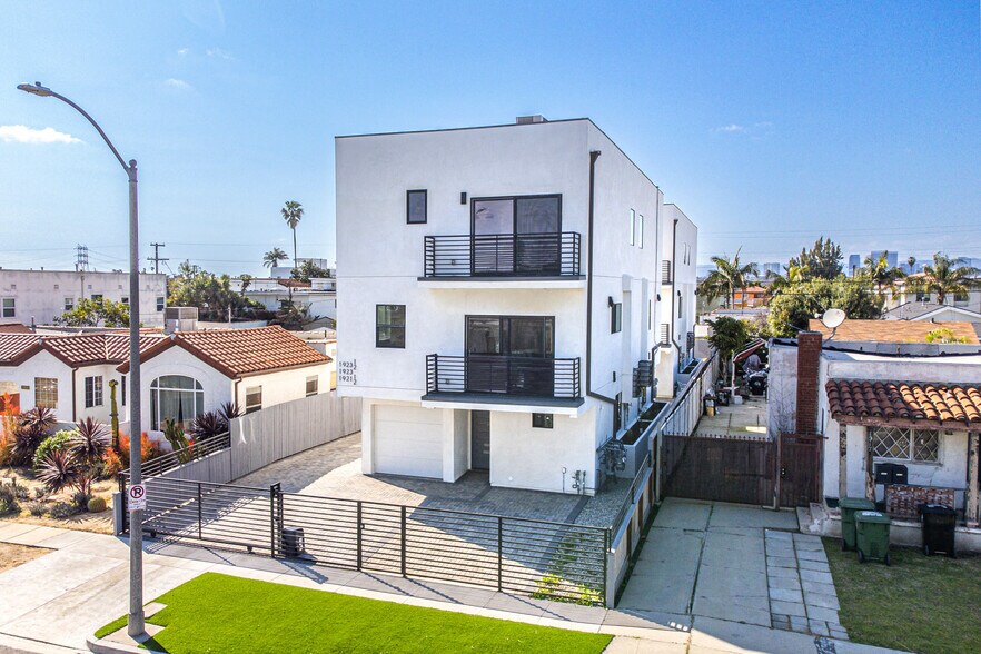 More Photos Of 1923 Carmona Ave, Los Angeles Multifamily For Sale
