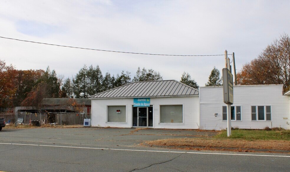 More Photos Of 72 Unity St, Turners Falls Freestanding For Sale