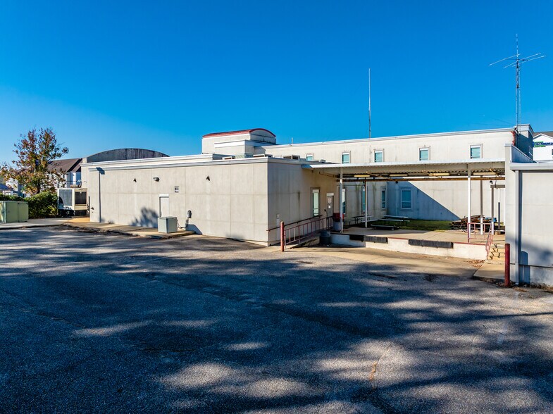 More Photos Of 5015 Woods Crossing Rd, Montgomery Office For Sale