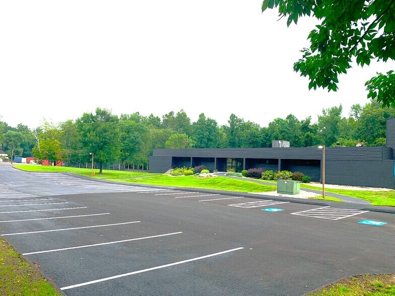 More Photos Of 613 New Britain Ave, Farmington Office For Lease