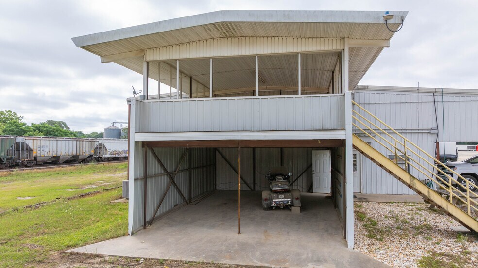 More Photos Of 565 Thomas St, Camilla Industrial For Sale