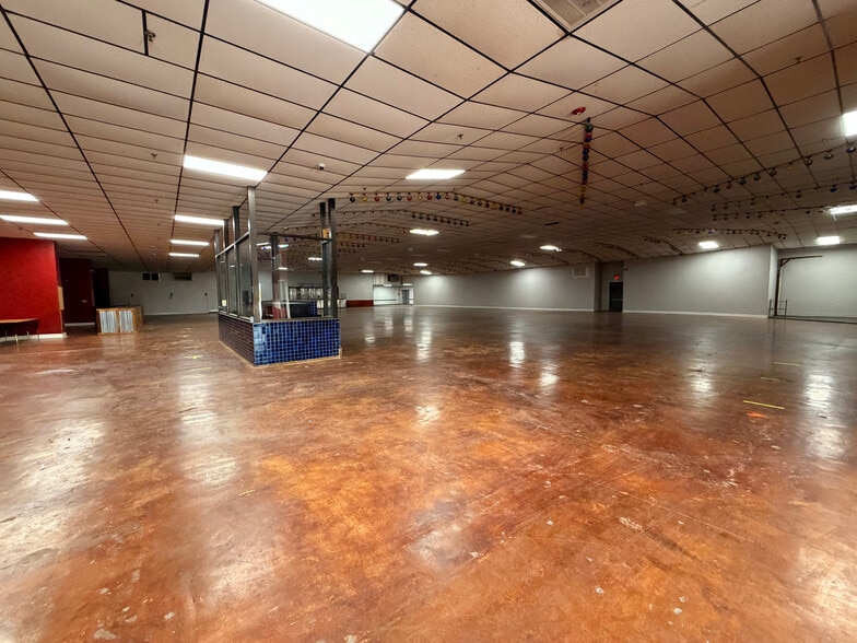 More Photos Of 1001 N Jackson Rd, McAllen Freestanding For Lease