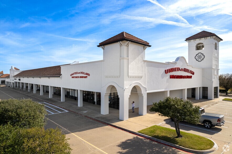 More Photos Of 5800 N Interstate 35, Denton Unknown For Lease