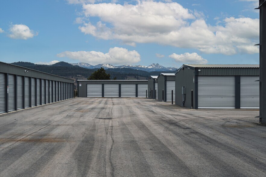 More Photos Of 11 Coho Ln, Mccall Warehouse For Sale